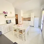 Villino L'isuledda Apartman *